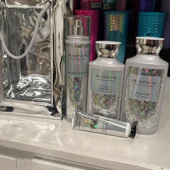 Bath & Body Works Platinum Gift Set - Picture 2 of 2
